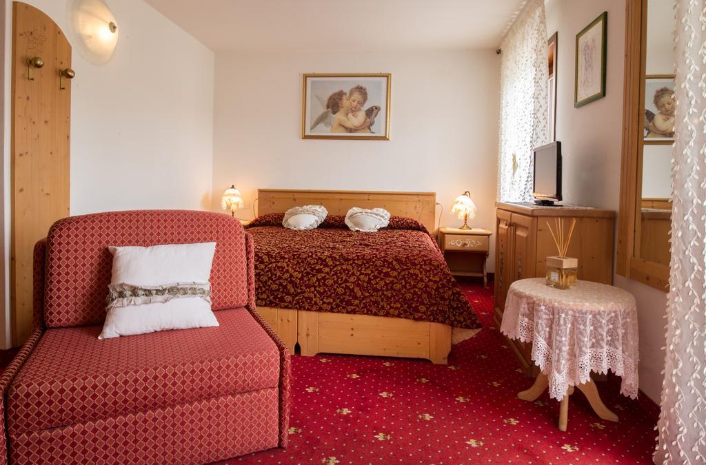Villa Elena B&B Hotel Сан-Мартіно-ді-Кастроцца Екстер'єр фото
