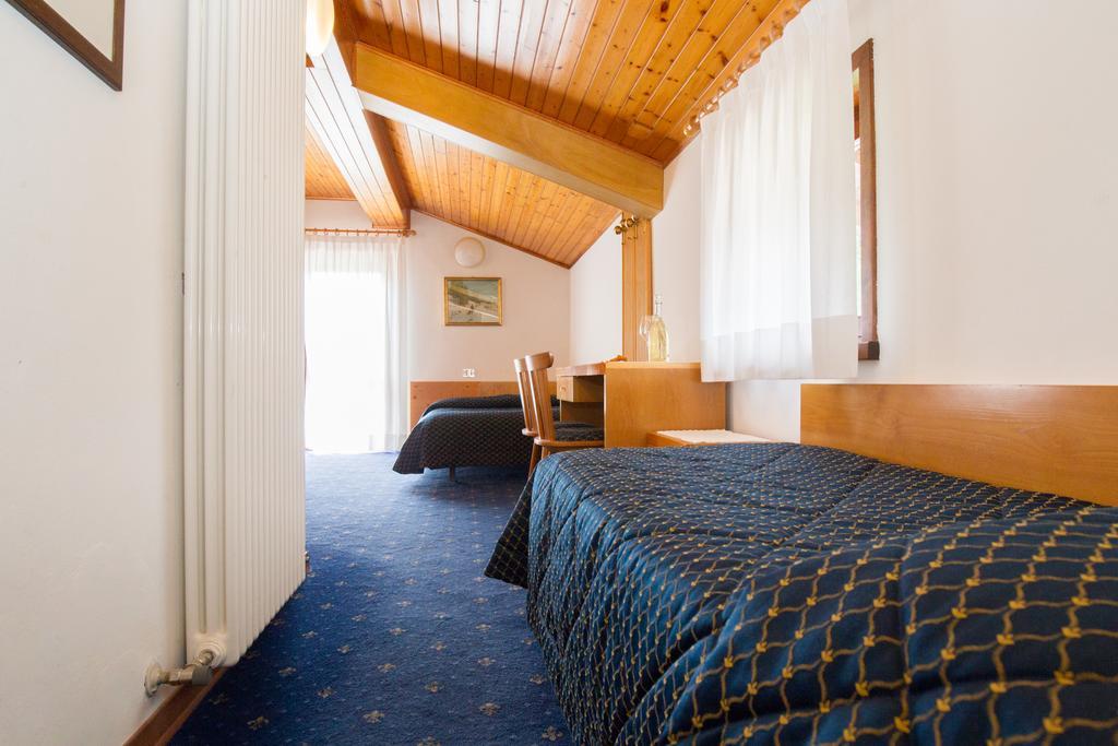 Villa Elena B&B Hotel Сан-Мартіно-ді-Кастроцца Екстер'єр фото