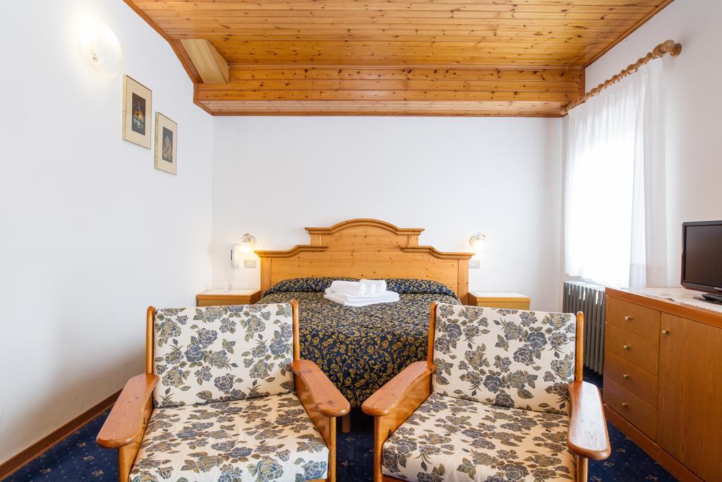Villa Elena B&B Hotel Сан-Мартіно-ді-Кастроцца Екстер'єр фото