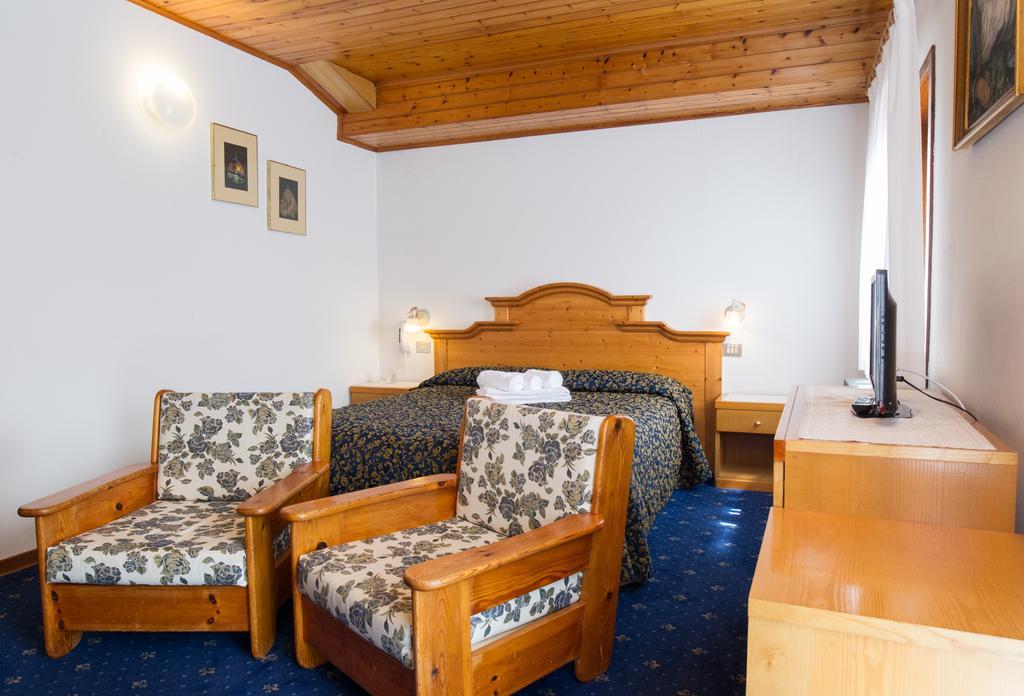 Villa Elena B&B Hotel Сан-Мартіно-ді-Кастроцца Екстер'єр фото